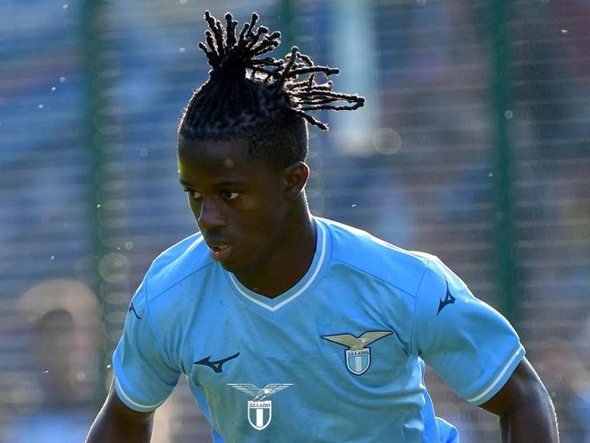 体育德甲：拜仁击败莱比锡 继续领跑积分榜